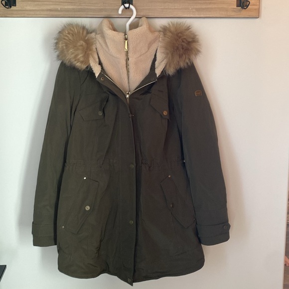 Koolaburra by UGG Faux-Fur Hood Inner-Vest Army Green Puffer Coat - Picture 3 of 4